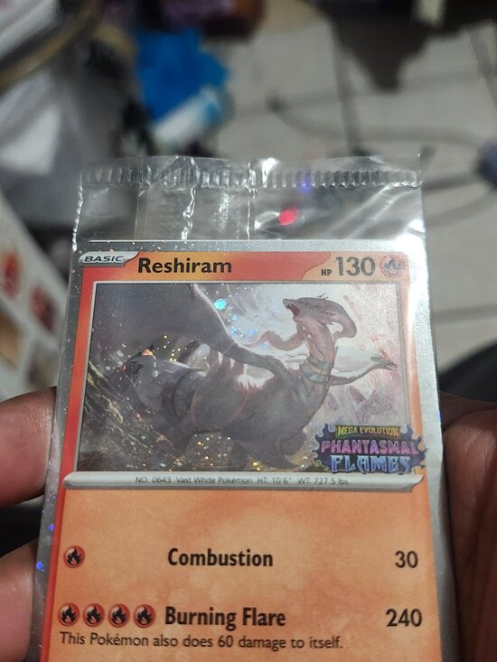 Reshiram Promo Card - Picture 2 of 3